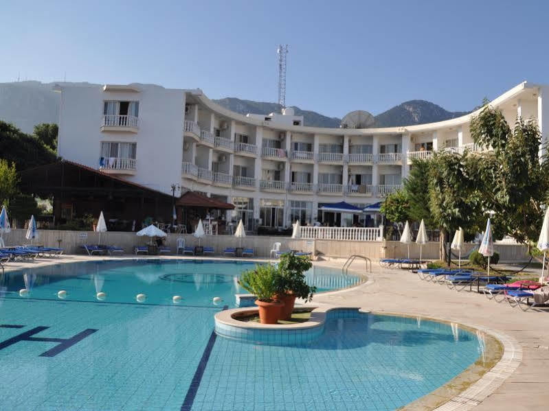 Sempati Hotel Lapithos  Exterior photo