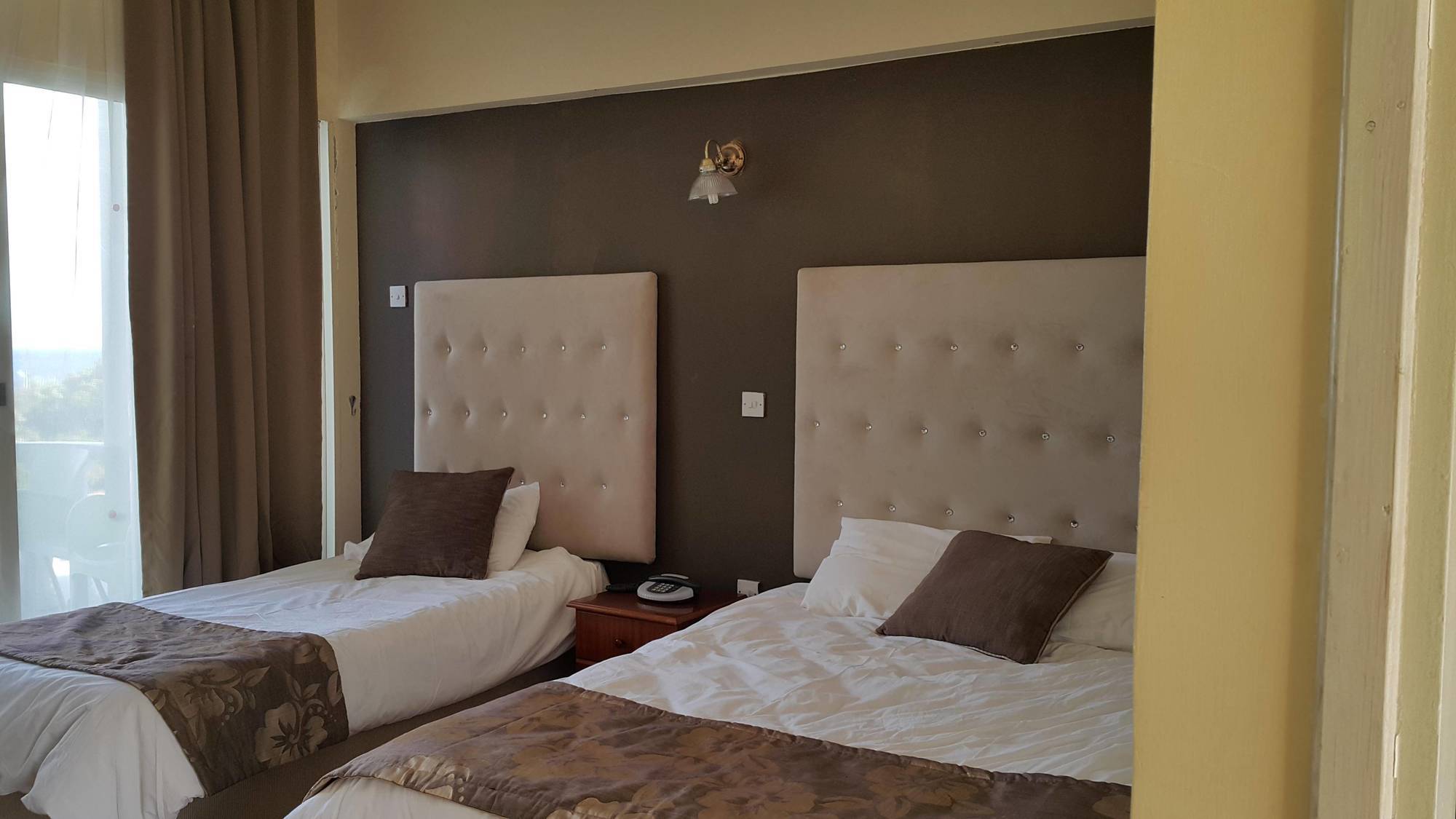 Sempati Hotel Lapithos  Exterior photo